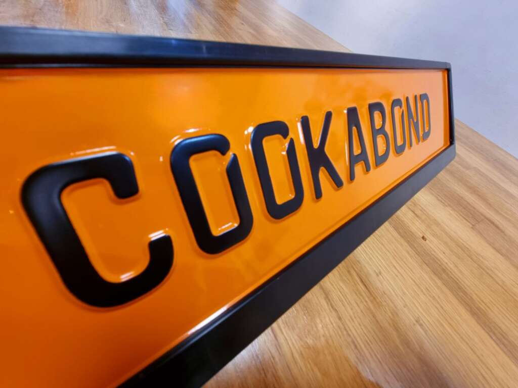 logo table